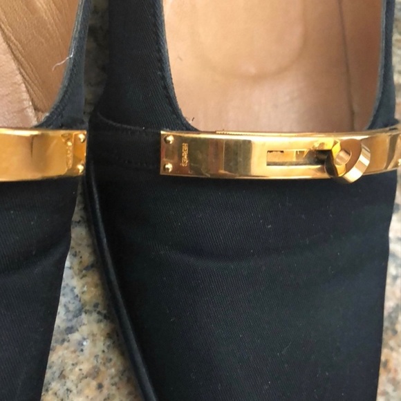 Hermes shoes. In good condition and you can wear any occasion. - Picture 3 of 8